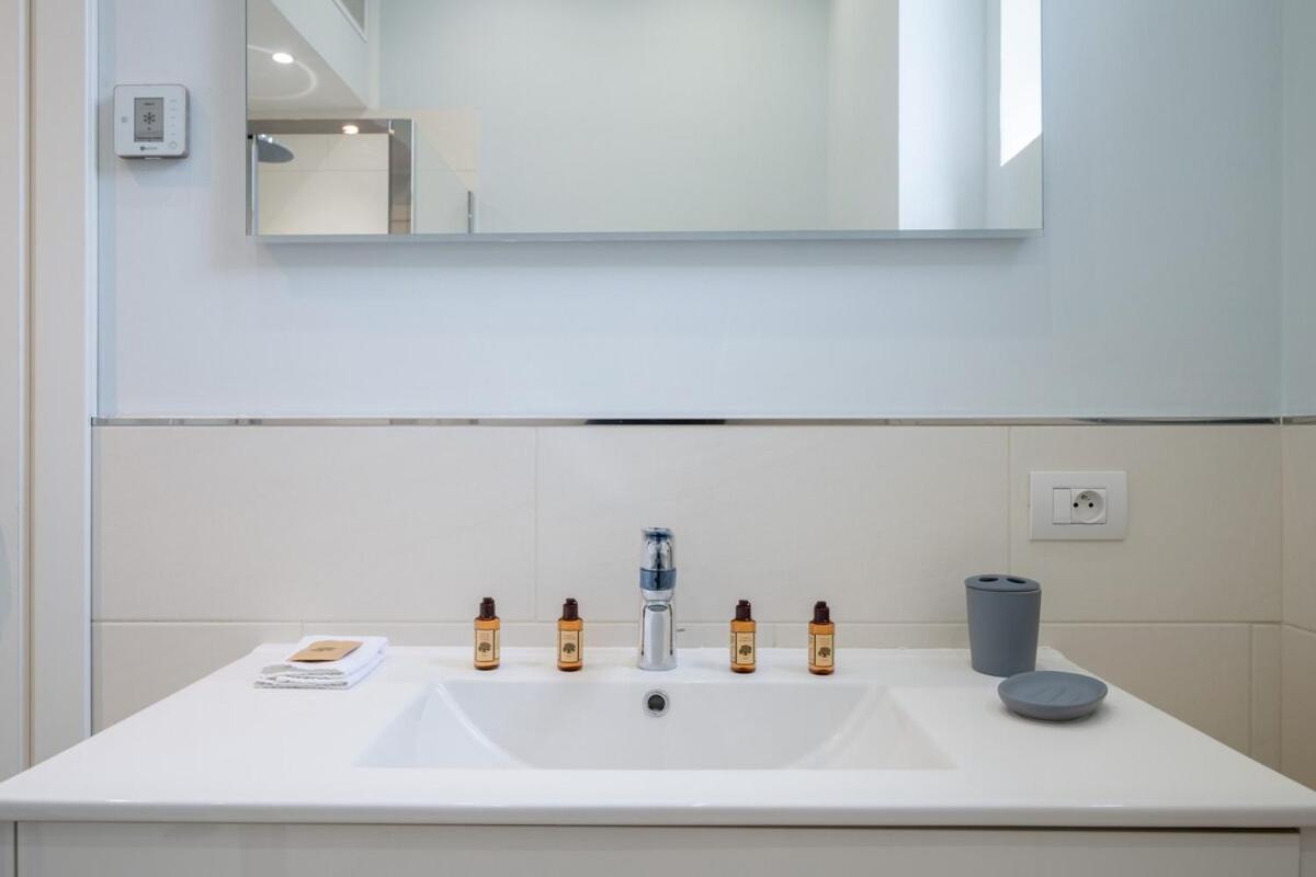 Le Coq Charlene - Monaco A 50M - New Apartment โบโซเลย ภายนอก รูปภาพ