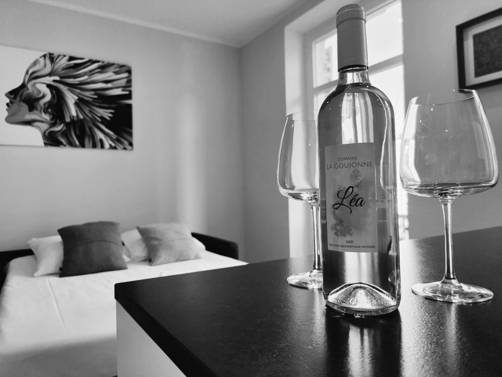 Le Coq Charlene - Monaco A 50M - New Apartment โบโซเลย ภายนอก รูปภาพ